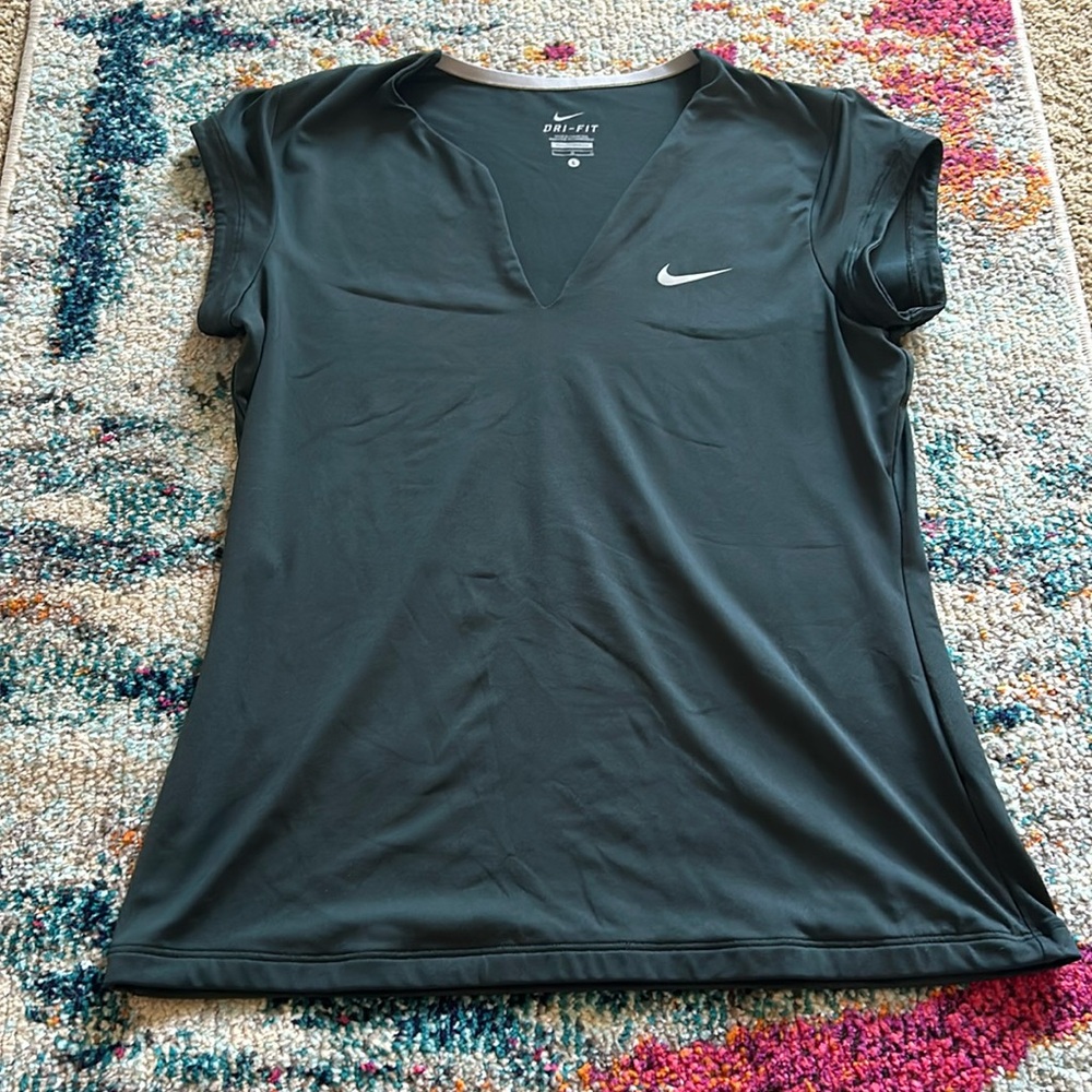Nike dark gray short sleeve dri-fit shirt size large